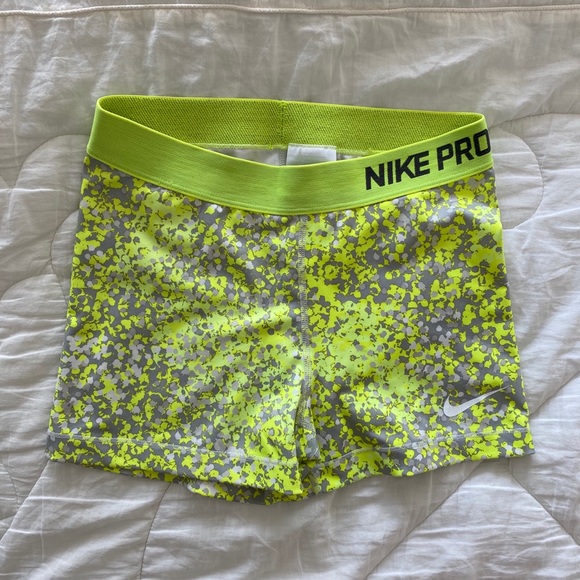 Nike Pants - Nike Pro workout shorts